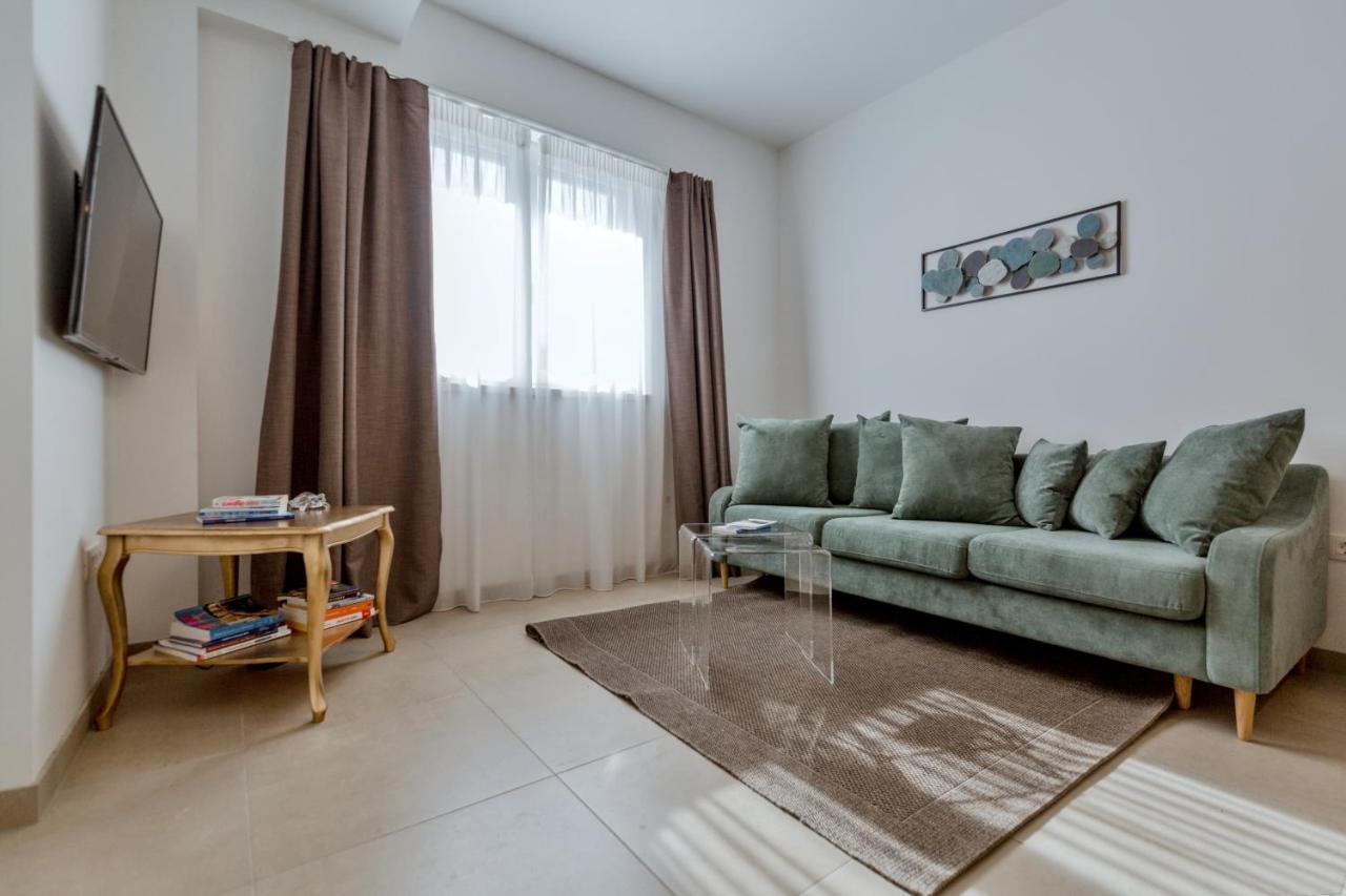 Apartments Ivica Omis Exterior photo